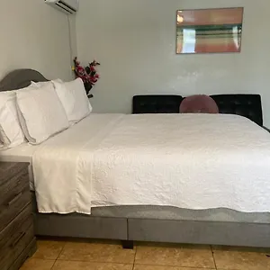 Cozy Studio…with Private Entrance Apartment Las Vegas